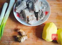 Illustration of how to cook ribs and potatoes stewed 1 