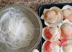 Illustration of how to make garlic vermicelli scallops 1