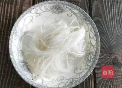 Illustration of how to make steamed garlic vermicelli scallops 6