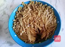 # Steamed Vegetables# Oil-splashed Enoki Mushrooms Recipe Illustration 9