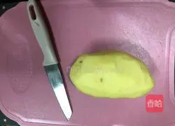  Illustration of how to make pan-fried potato sausage chunks 1