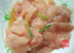 Illustration of how to make pot pork 1