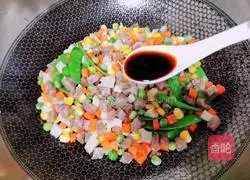 Illustration of how to make colorful pineapple 8