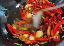 Illustration of how to make spicy crayfish in summer 7
