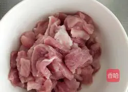 Illustration of how to make stir-fried pork with cabbage that goes well with rice 3