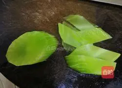 Stir-fried lettuce slices with minced meat Illustration of how to do it 1