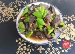 Illustration of spicy stir-fried lamb blood 12