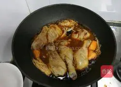 Illustration of how to make chicken wings and chicken legs in pot 5