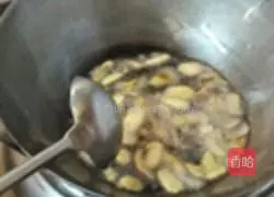 Illustration of how to cook bullfrog with black truffle, wild porcini mushrooms 7