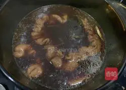 Illustration of how to make braised pork sausage 3