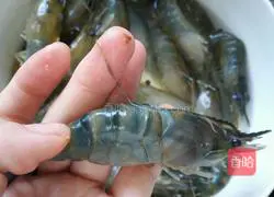 Braised Marsh Illustration of how to make shrimp 4