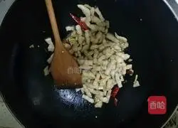 Recipe for diced pork belly with tender bamboo shoots Illustration 8