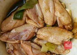 Illustration of how to make fried chicken wings 2