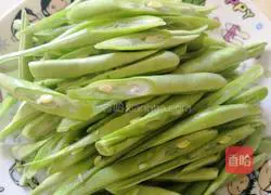 Illustration of how to make minced pork and green beans and shredded green beans 2