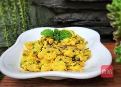 Illustration of how to make fragrant Sophora japonica eggs 10