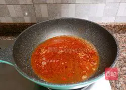 Illustration of braised crucian carp with beef sauce 11