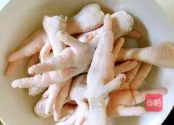 Illustration of braised chicken feet 1