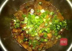 Illustration of how to make special large-plate chicken 10