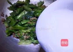 Illustration of how to make minced pork and lettuce 11
