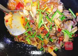 Illustration of how to make duck gizzards with pickled pepper 10