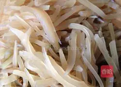 Illustration of how to make mustard pork shreds 2