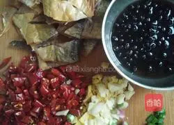 Illustration of steamed cured fish with black bean sauce and chili pepper 2