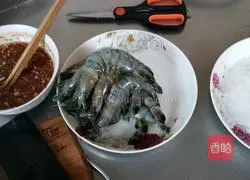 Fans Illustration of how to make steamed shrimp 2