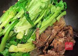 Illustration of how to make crispy fish and wheat vegetables with black bean sauce 6