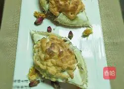 Illustration of how to make hibiscus crab bucket 12