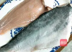 Illustration of how to make lemon fish in golden soup 1