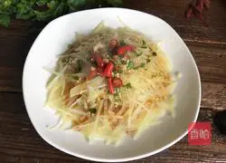 Illustration of how to make steamed hot and sour potato shreds 11