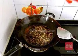 Illustration of how to make Jiaoliu meatballs 14