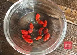 Illustration of how to make double-ear steamed pork ribs 2