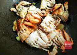 Illustration of how to make braised crabs with pumpkin 7