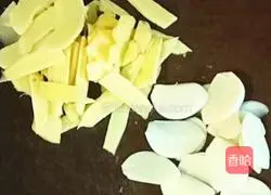 Illustration of how to make steamed yellow croaker 1