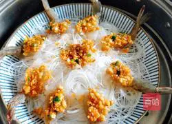 Illustration of how to make garlic vermicelli and prawns 5