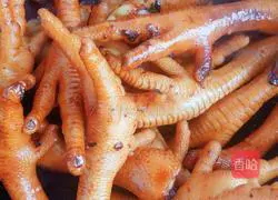 Illustration of how to make spicy chicken feet 7