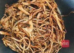 Illustration of how to make pickled cabbage and potato ribs 12