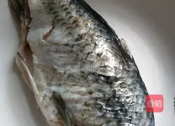 Illustration of how to stew crucian carp 2