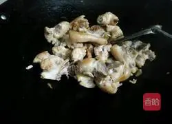 Illustration of Hakka rice wine braised pig trotters 5