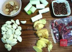 Illustration of how to make spicy hot pot crayfish 2