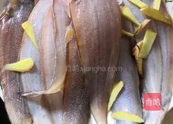 Illustration of how to make pan-fried Longli fish 2