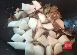 Illustration of how to make mutton stewed with radish 7