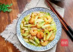 Illustration of how to make fried shrimps with chives 14