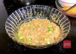 Illustration of how to make krill and pork glutinous rice balls 5