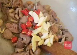 Illustration of how to make appetizing chicken offal 8