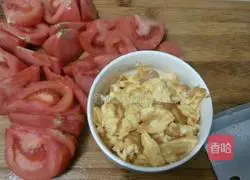 Illustration of how to make scrambled eggs with tomatoes 5