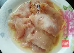 Illustration of how to make lychee meat 2