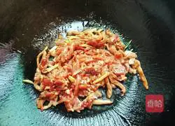 Illustration of how to make shredded pork with garlic sprouts 8