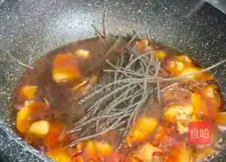 Illustration of how to make pork belly and vermicelli stewed with tofu 8